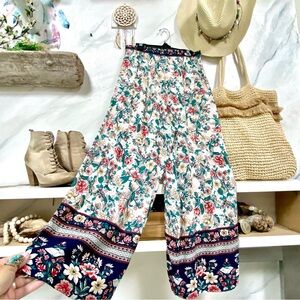 Enchanting Gypsy boho floral pants w hippy shabby chic vibe